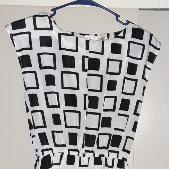 Dress - Picture 2 of 7